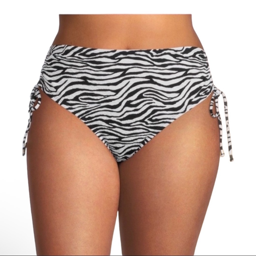 Time and Tru Plus Size Black and White bikini bottoms